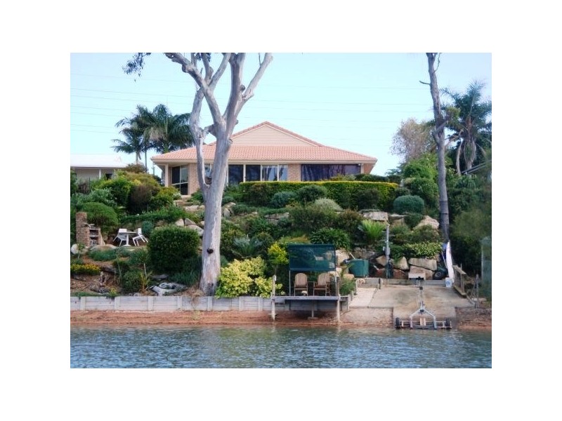 86 Canaipa Point Drive, Russell Island QLD 4184