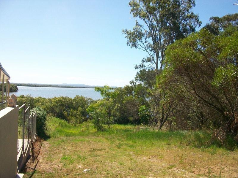 134 Palm Beach Rd, Russell Island QLD 4184