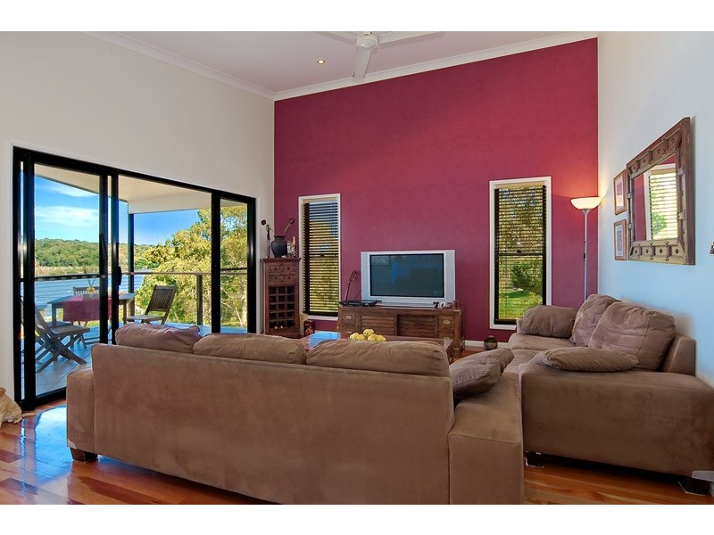 91 Highland Ridge Rd, Russell Island QLD 4184