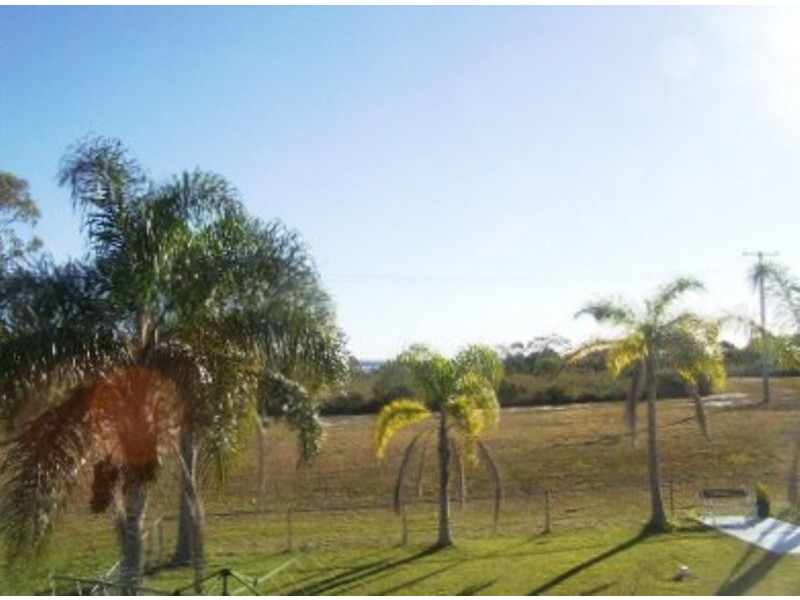 10 Coco Palms Dr, Russell Island QLD 4184