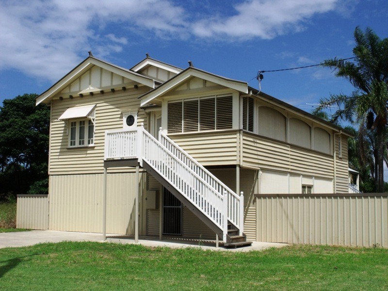 2 Titala St, Russell Island QLD 4184