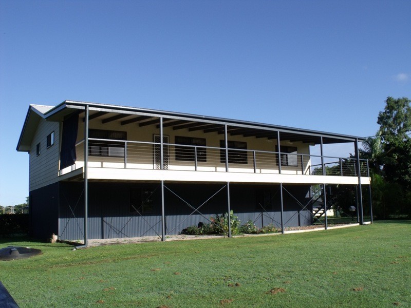 24 Banksia St, Russell Island QLD 4184