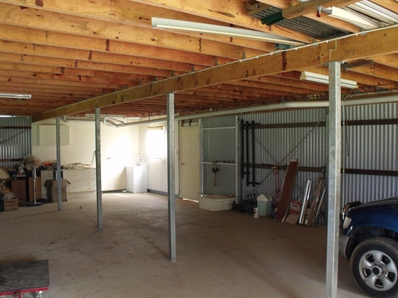 24 Banksia St, Russell Island QLD 4184