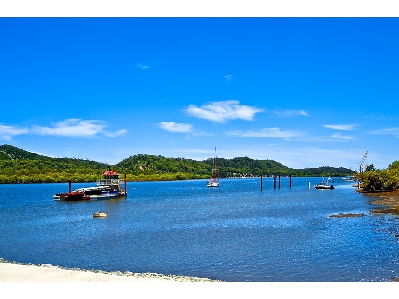 36 Crescent Dr, Russell Island QLD 4184