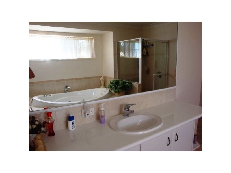 86 Canaipa Point Dr, Russell Island QLD 4184