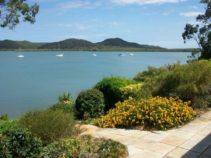 86 Canaipa Point Dr, Russell Island QLD 4184