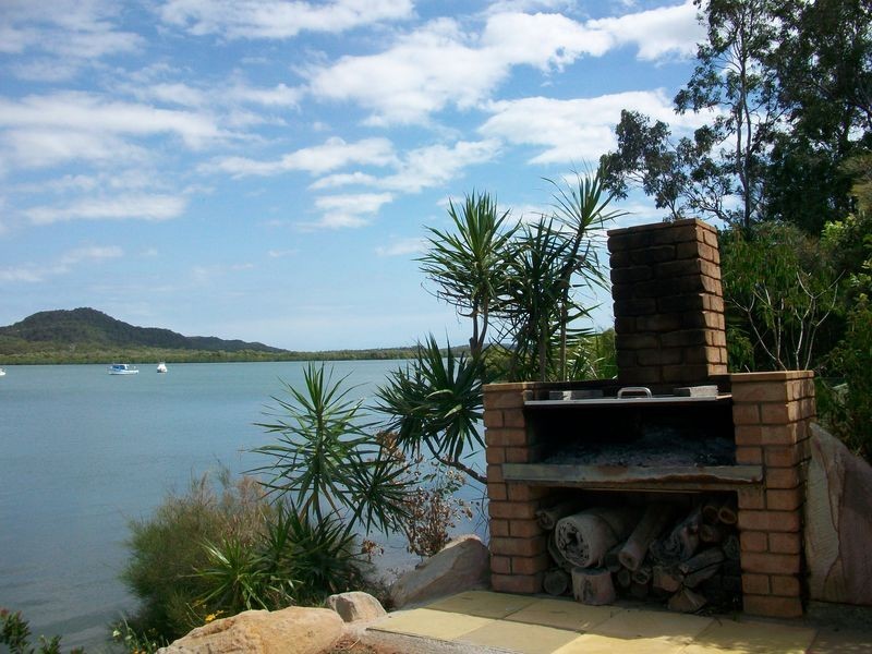 86 Canaipa Point Dr, Russell Island QLD 4184