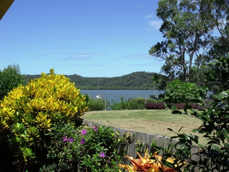 86 Canaipa Point Dr, Russell Island QLD 4184