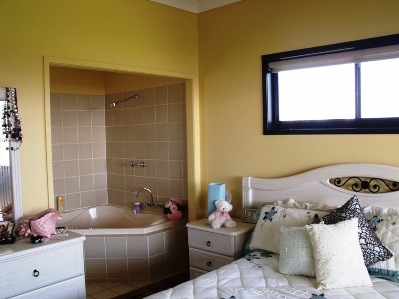 31 Canaipa Point Dr, Russell Island QLD 4184