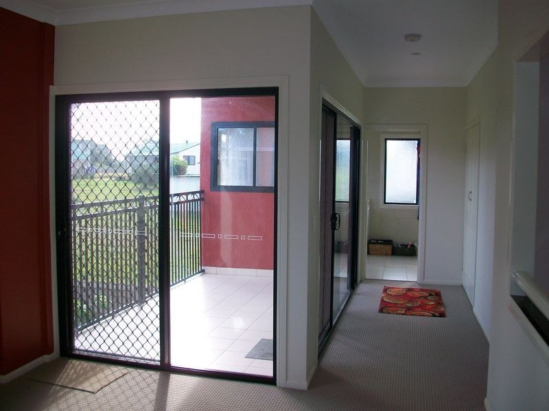 8 Phoenix Street, Russell Island QLD 4184