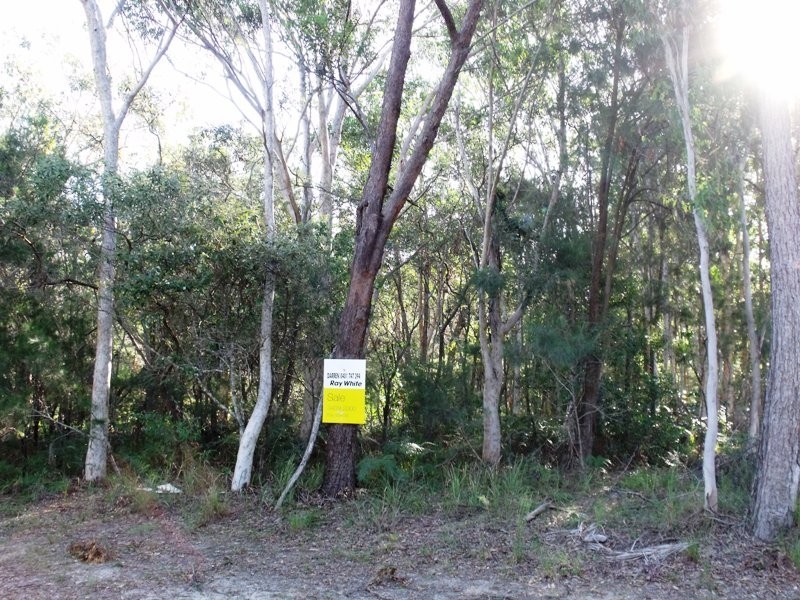 19 Doverton Dr, Russell Island QLD 4184