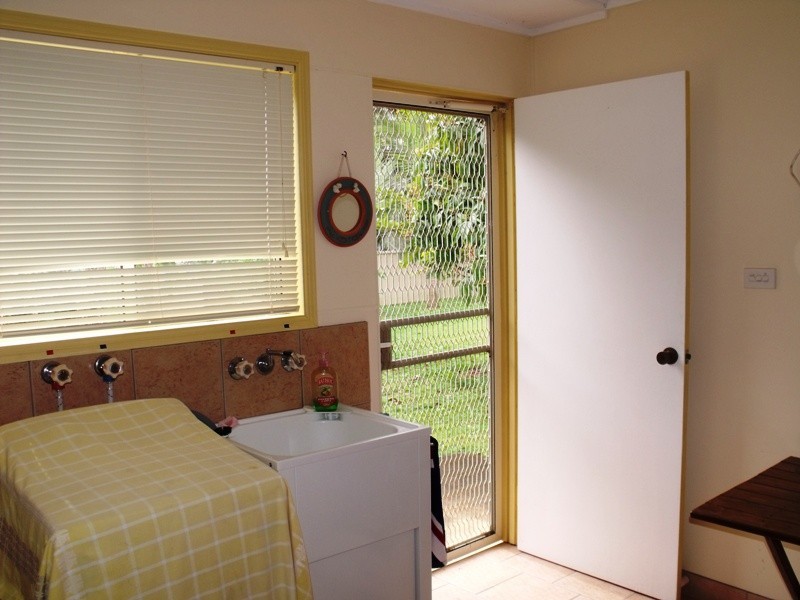 15 Reading St, Russell Island QLD 4184