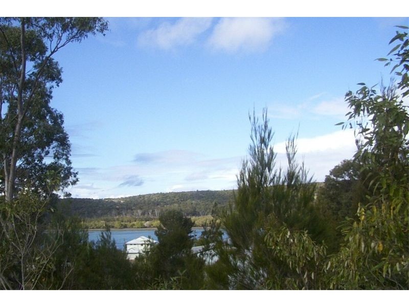 62 Barcelona Tce, Russell Island QLD 4184