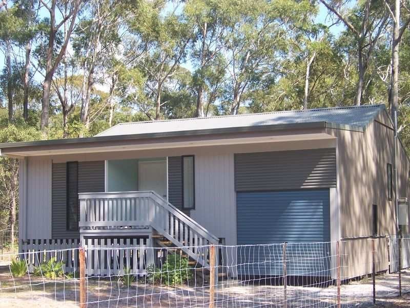 202 Centre Rd, Russell Island QLD 4184
