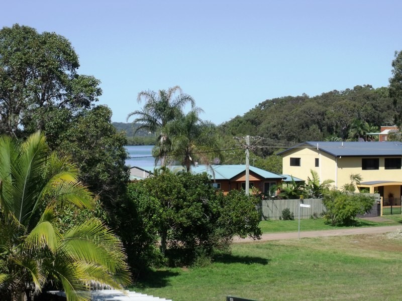 8 Phoenix Street, Russell Island QLD 4184