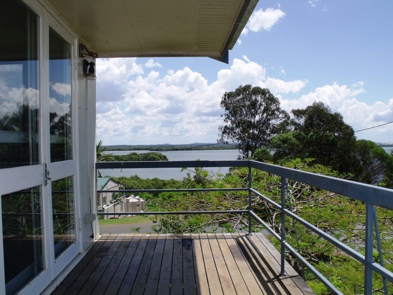 117 Palm Beach Rd, Russell Island QLD 4184