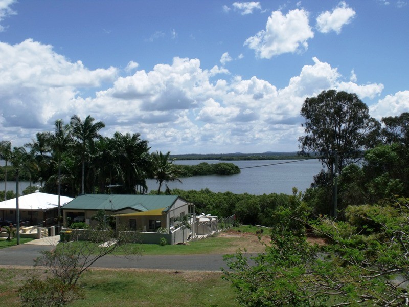 117 Palm Beach Rd, Russell Island QLD 4184