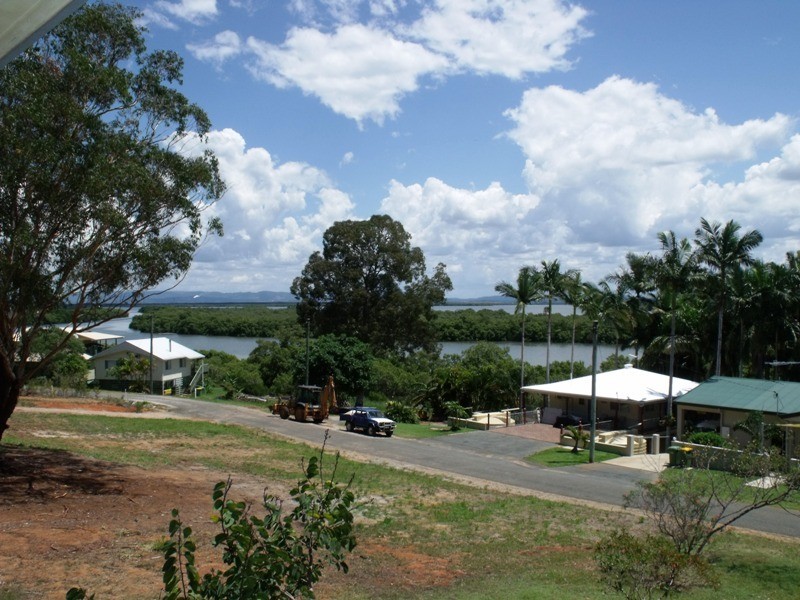 117 Palm Beach Rd, Russell Island QLD 4184