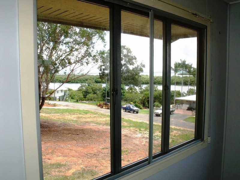 117 Palm Beach Rd, Russell Island QLD 4184