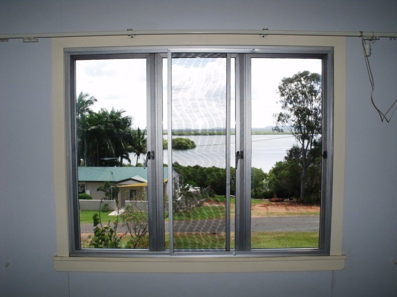 117 Palm Beach Rd, Russell Island QLD 4184