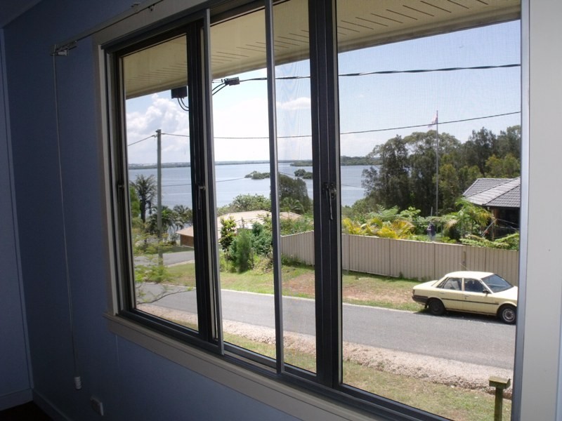 117 Palm Beach Rd, Russell Island QLD 4184