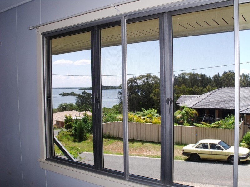 117 Palm Beach Rd, Russell Island QLD 4184