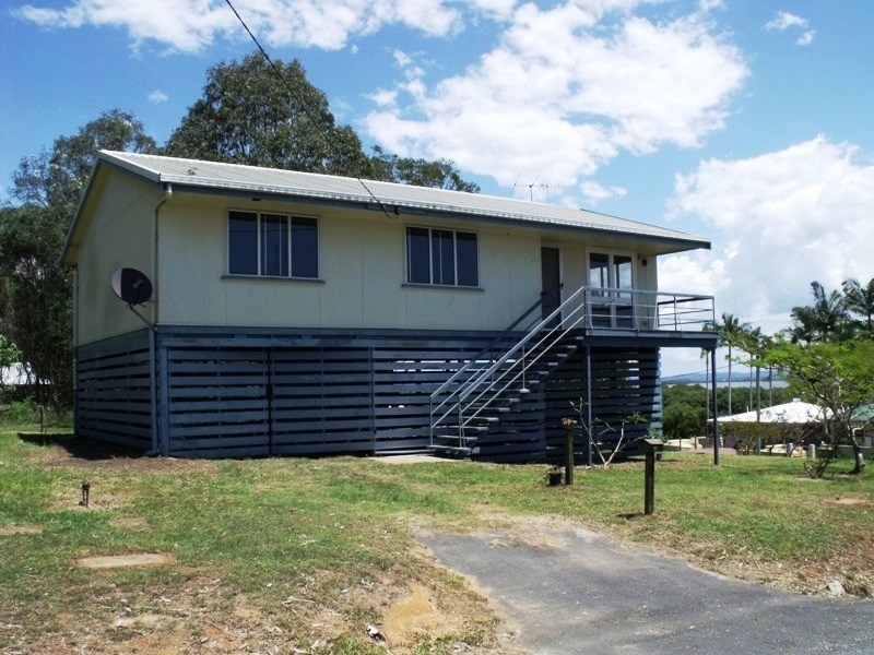 117 Palm Beach Rd, Russell Island QLD 4184