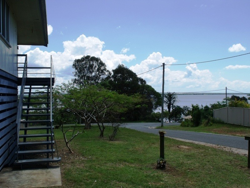 117 Palm Beach Rd, Russell Island QLD 4184