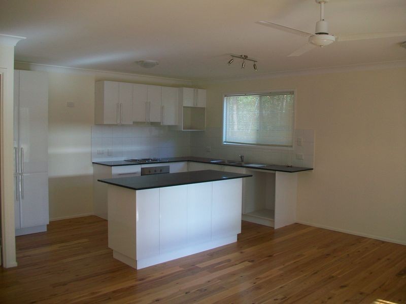 7 Trevanna Ave, Russell Island QLD 4184