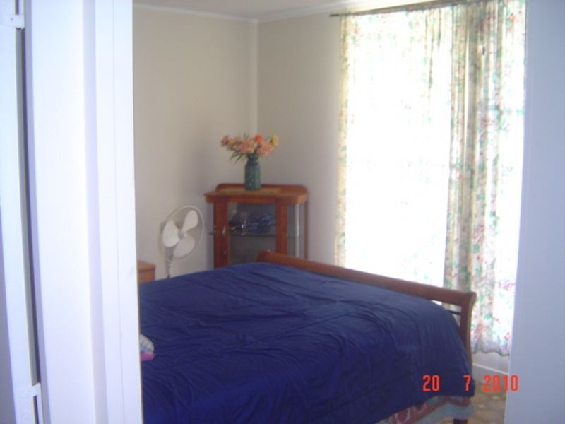 1 Paula Parade, Lamb Island QLD 4184