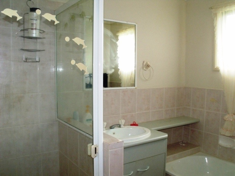 2 Rossi Av, Russell Island QLD 4184