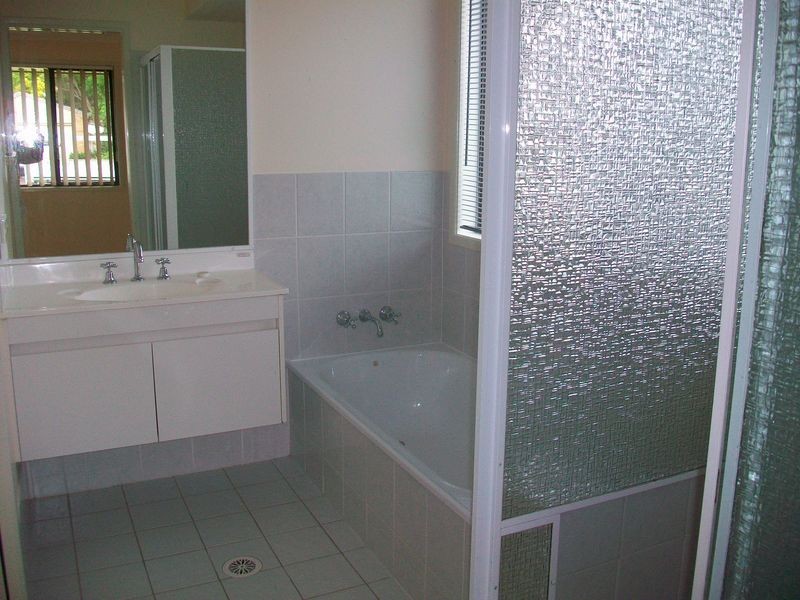 42 Kinta Street, Tanah Merah QLD 4128