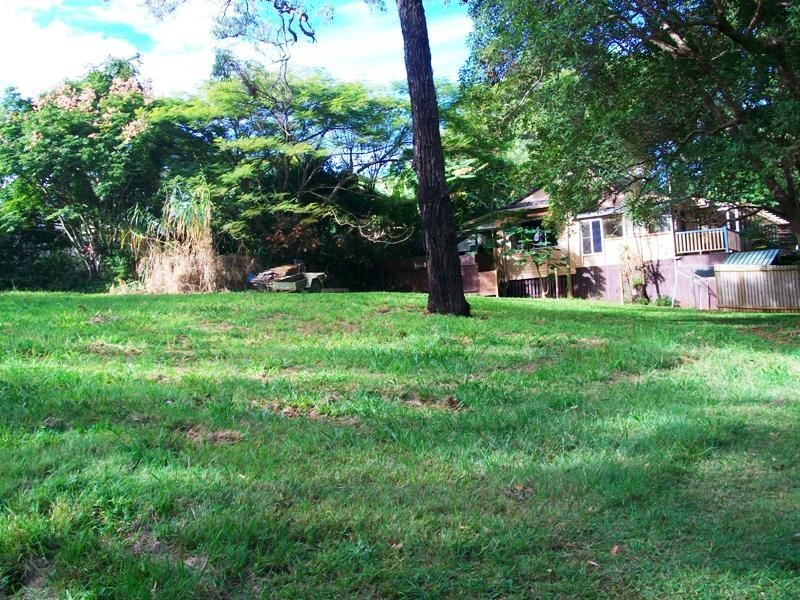 4 Tonga St, Russell Island QLD 4184