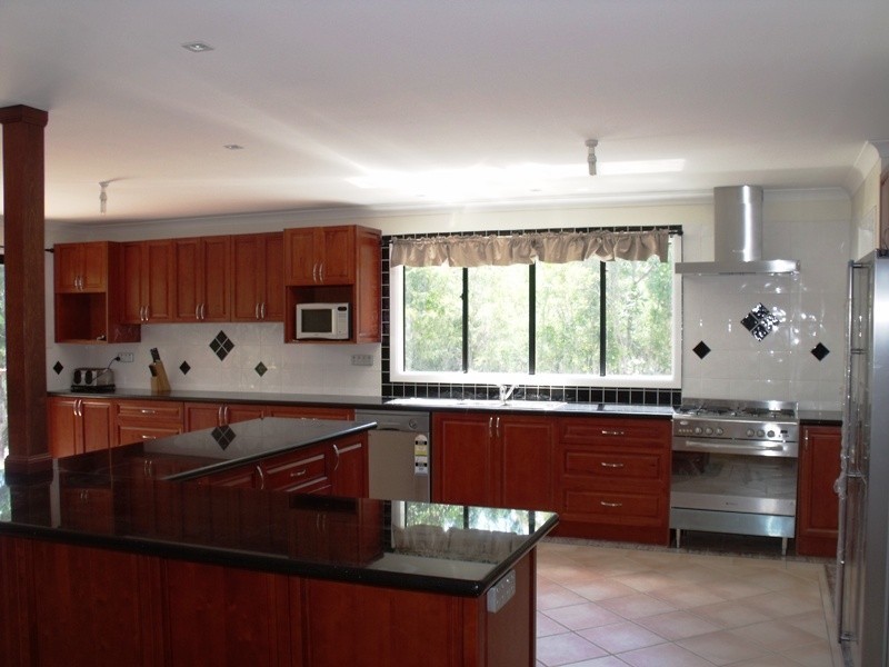 2 Zinnia St, Russell Island QLD 4184