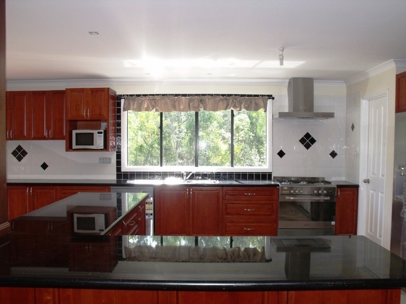 2 Zinnia St, Russell Island QLD 4184