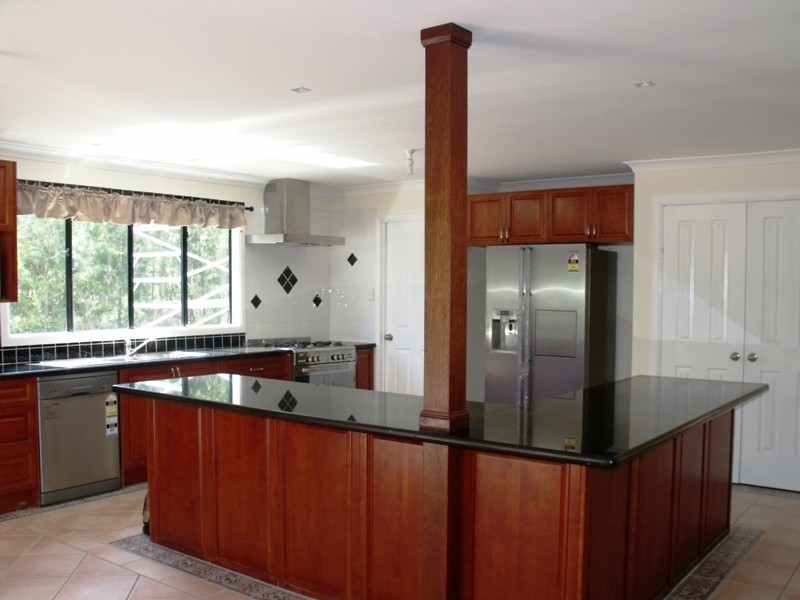 2 Zinnia St, Russell Island QLD 4184