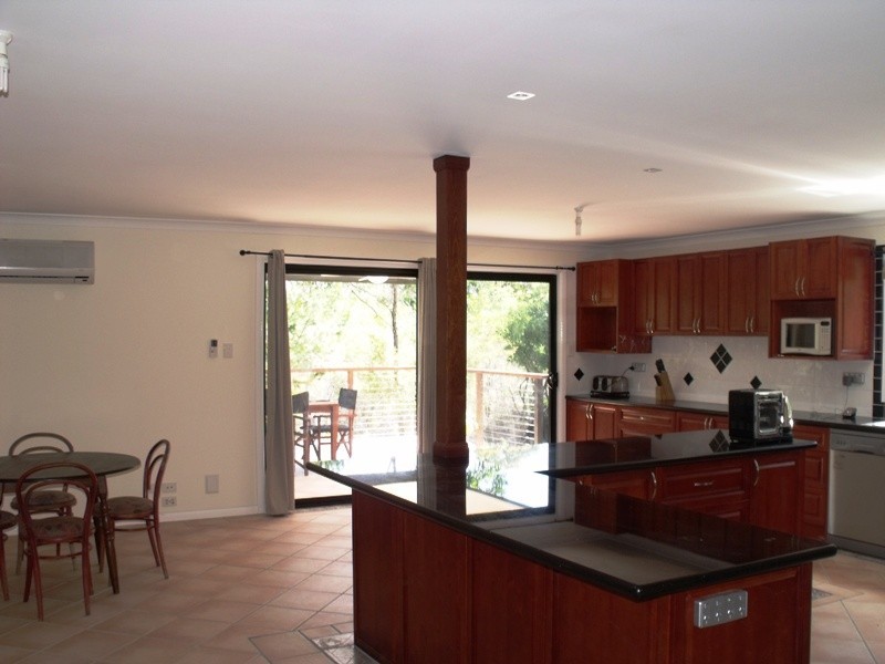 2 Zinnia St, Russell Island QLD 4184