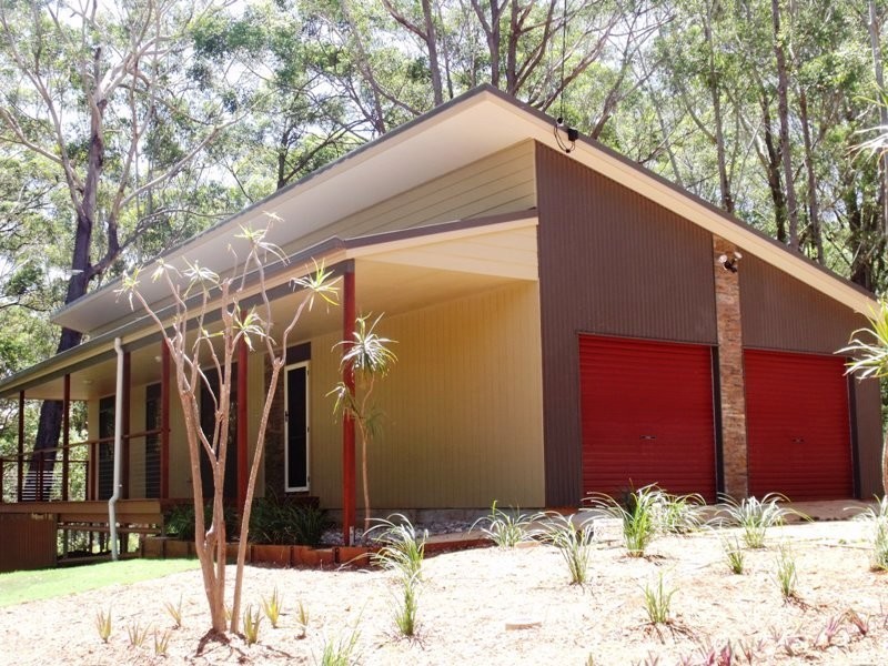 15 Darling St, Russell Island QLD 4184