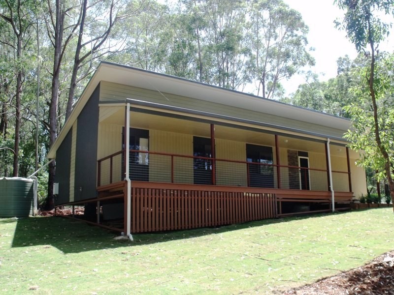 15 Darling St, Russell Island QLD 4184