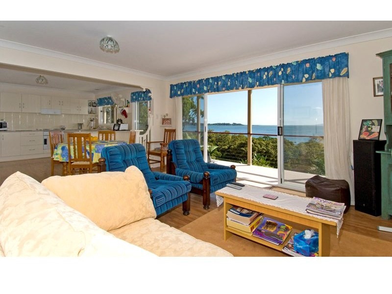 33 Bay Drive, Russell Island QLD 4184