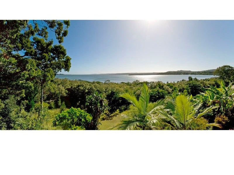 33 Bay Drive, Russell Island QLD 4184