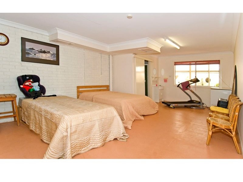 33 Bay Drive, Russell Island QLD 4184