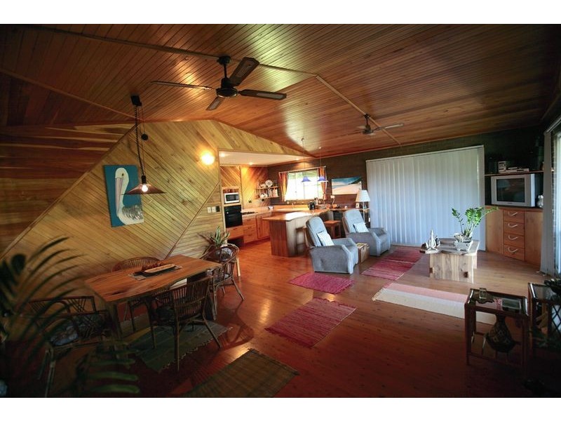 48 Cavendish St, Russell Island QLD 4184