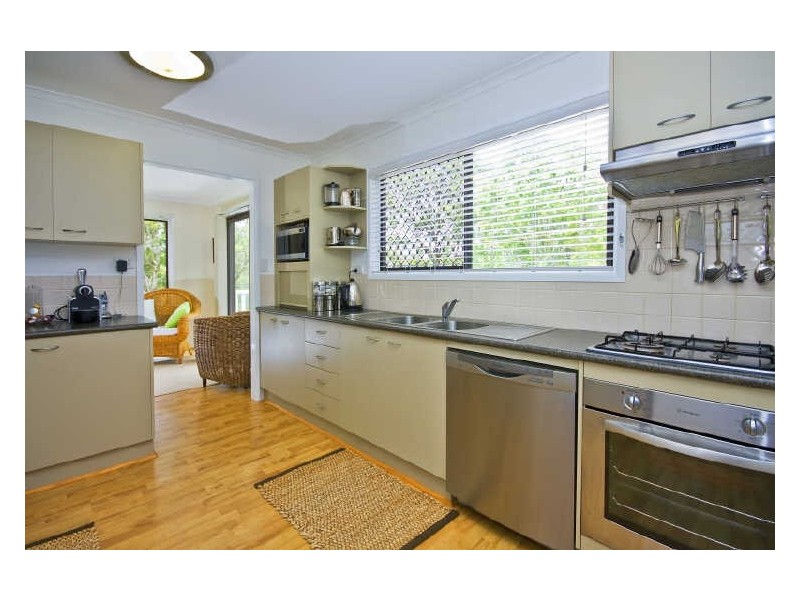 12 Castle Drive, Russell Island QLD 4184