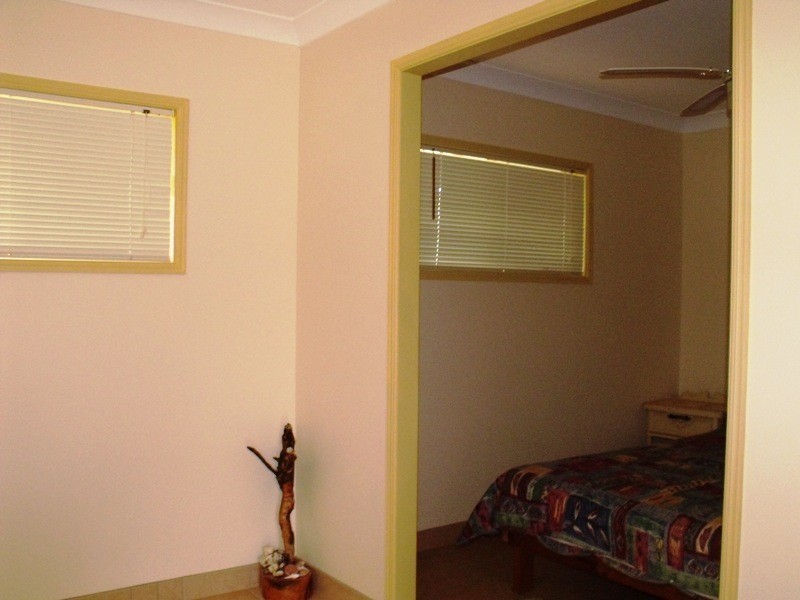 15 Reading St, Russell Island QLD 4184