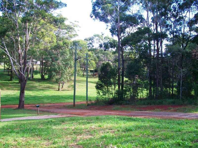 4 Tonga St, Russell Island QLD 4184