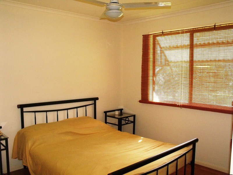 2 Karri St, Russell Island QLD 4184