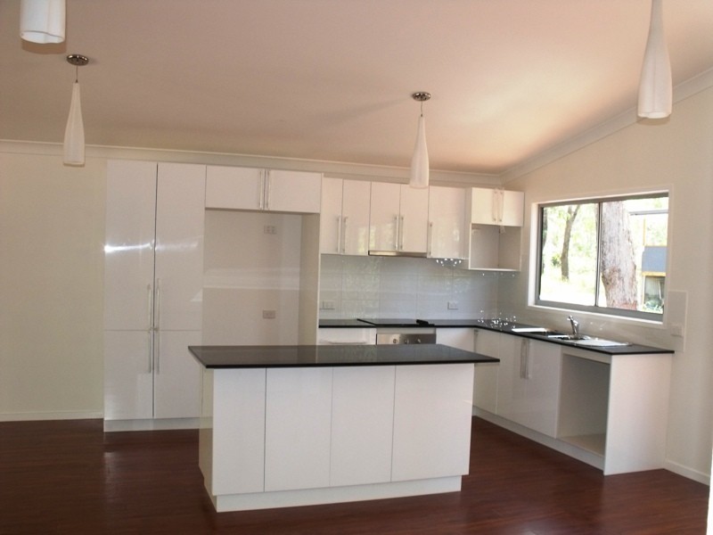 3 Forest Hill Rd, Russell Island QLD 4184