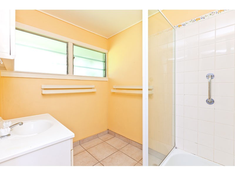 117 Palm Beach Rd, Russell Island QLD 4184