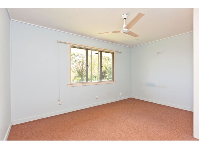 117 Palm Beach Rd, Russell Island QLD 4184